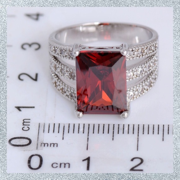 ❤️GORGEOUS STATEMENT RING❤️ - Picture 4 of 4